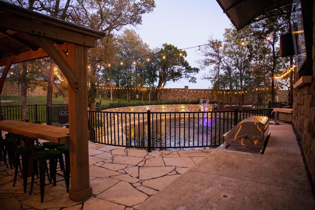 7744 Ranch Glamping Resort Austin Exterior foto