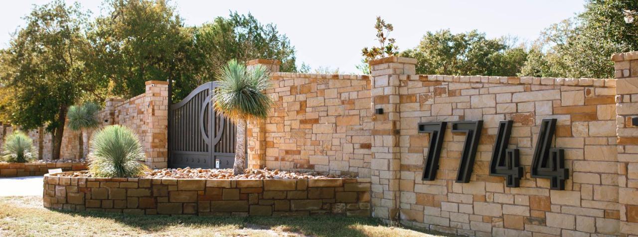 7744 Ranch Glamping Resort Austin Exterior foto