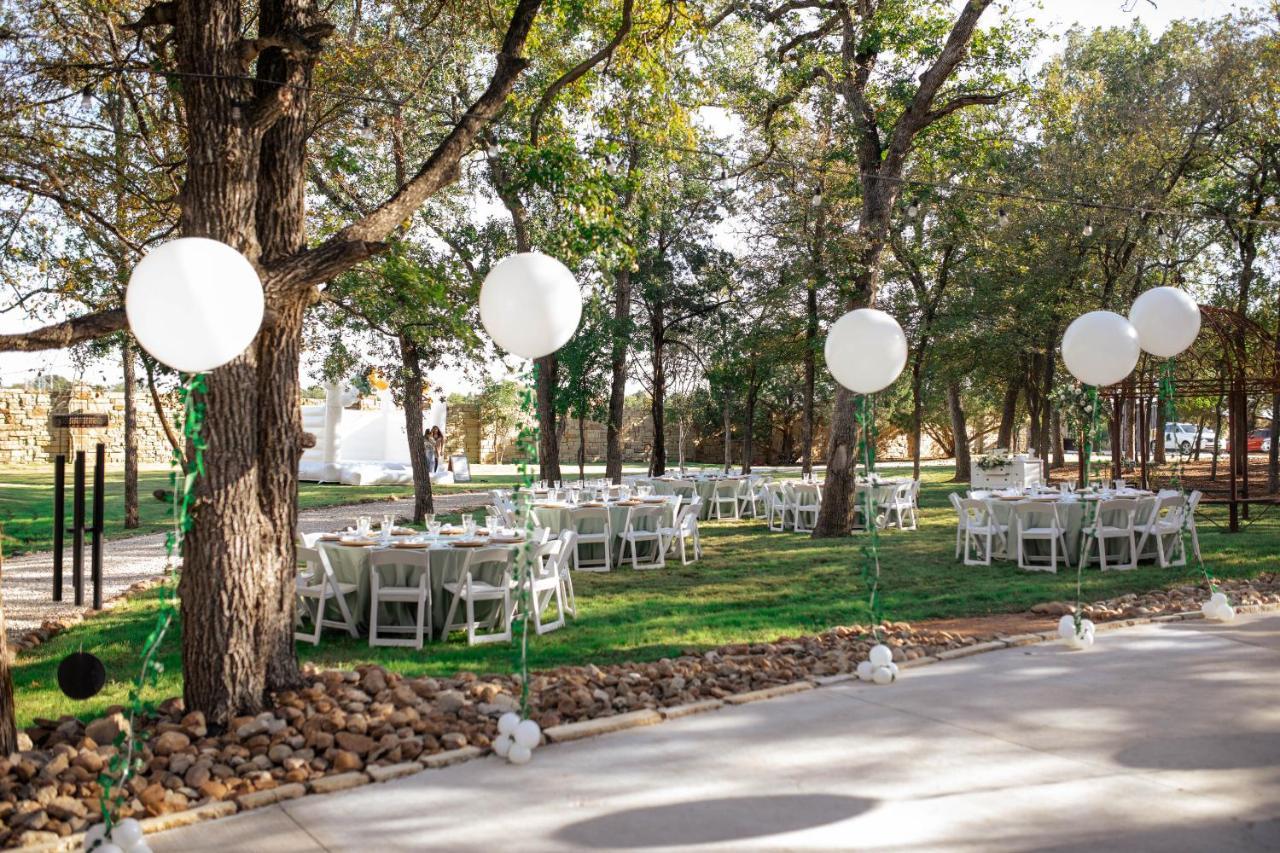 7744 Ranch Glamping Resort Austin Exterior foto