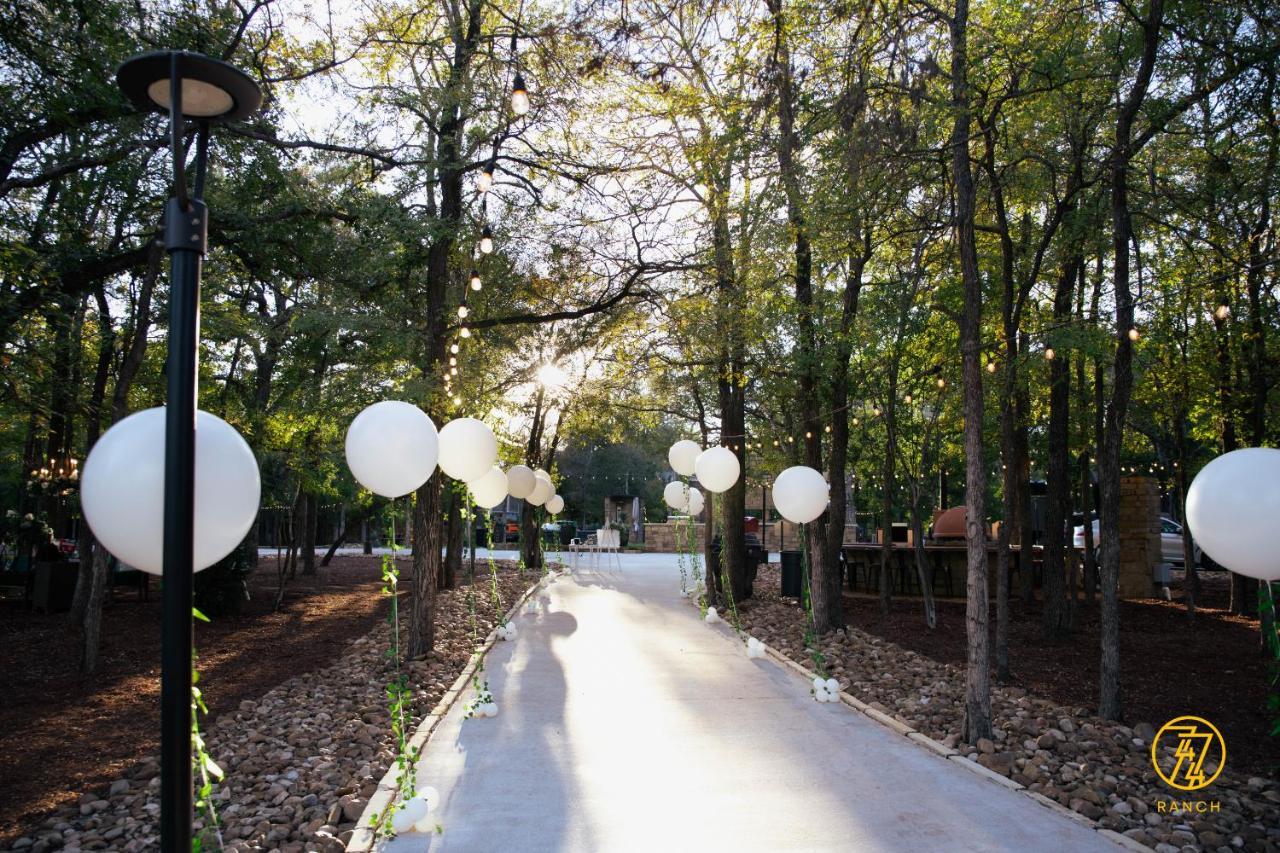 7744 Ranch Glamping Resort Austin Exterior foto